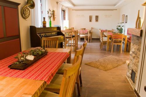 Hotel Landgasthof Wallburg Eltmann Buitenkant foto