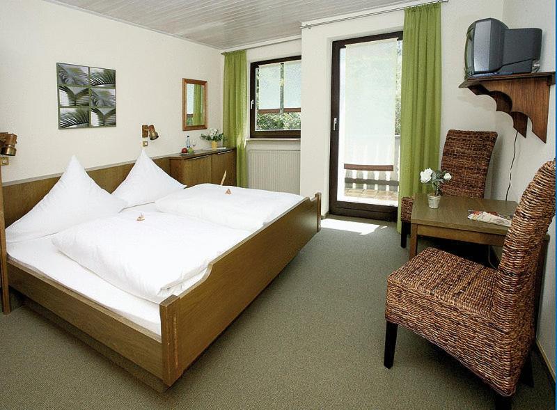 Hotel Landgasthof Wallburg Eltmann Buitenkant foto